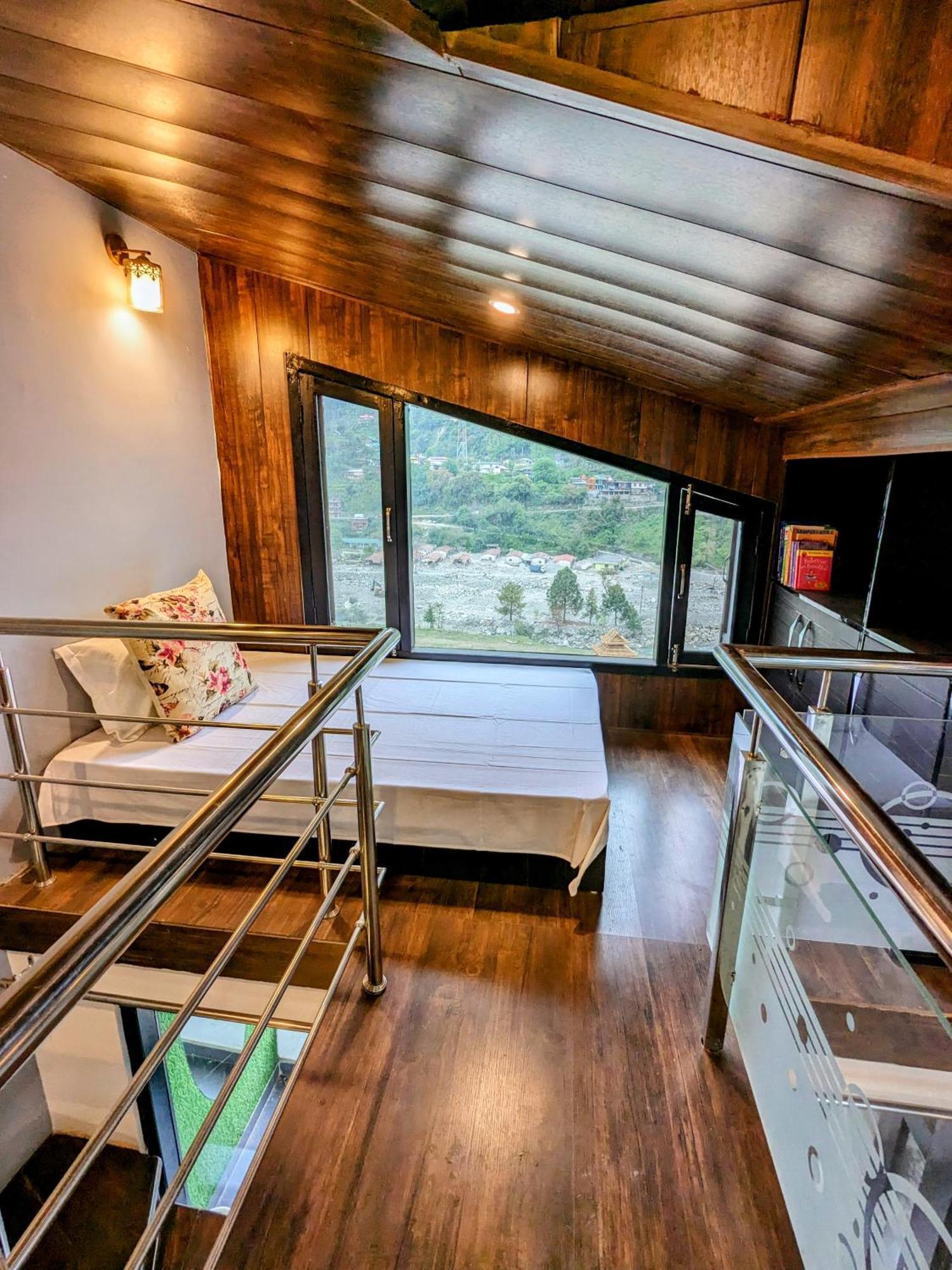Kavi'S Vacation Homes - Sainj Exteriér fotografie